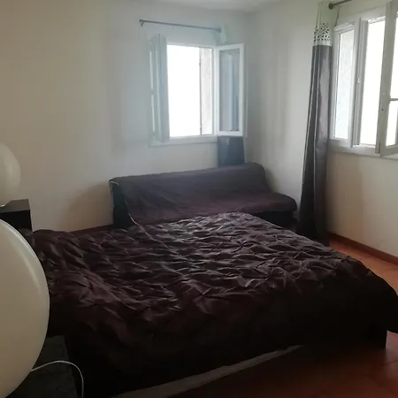 Appartement Face Au Quai D'honneur *
